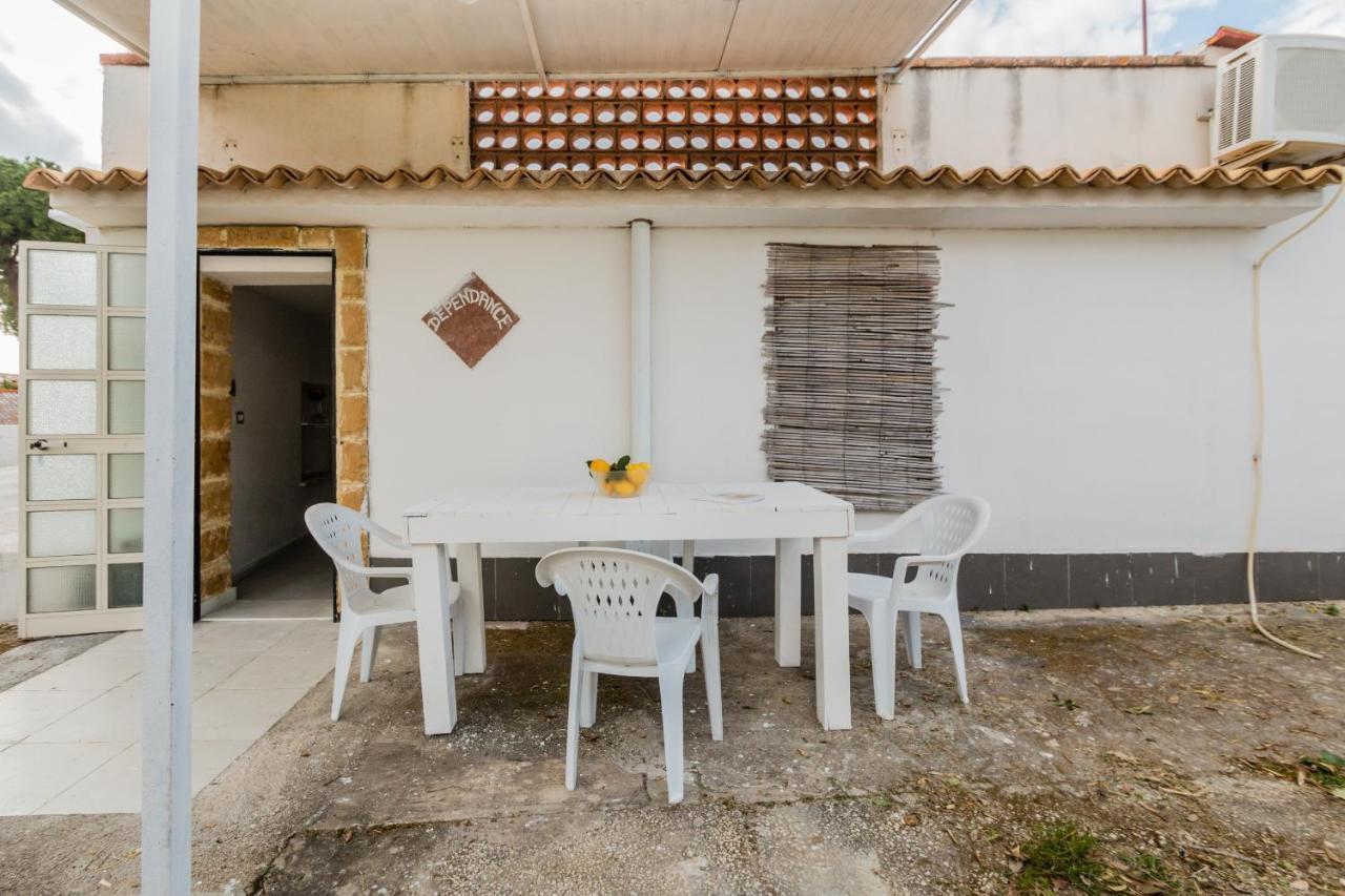 Terre Di Mare Near The Sandy Beach With Pool, Parking & Wifi Fontane Bianche Bagian luar foto